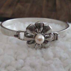 Blossom Pearl Bracelet